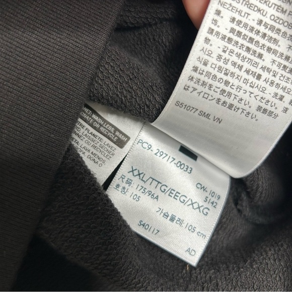 Levi's Relaxed Graphic Crewneck Rainbow Sweatshirt Black Retro Y2K Women’s XXL - Picture 6 of 8